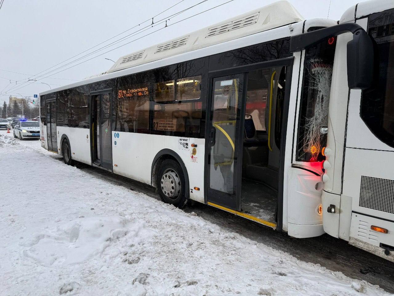 Возле площади Конева в Кирове столкнулись два ЛИАЗа