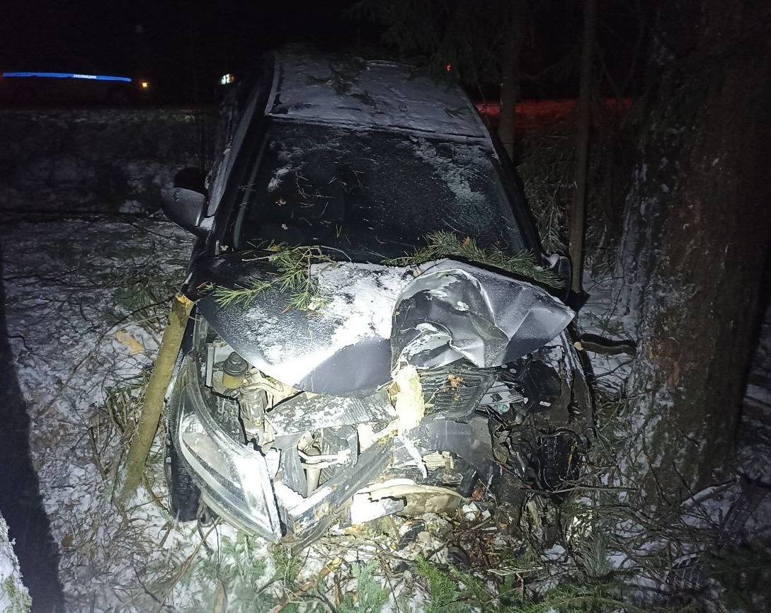 Две машины вылетели с трасс на юге Кировской области