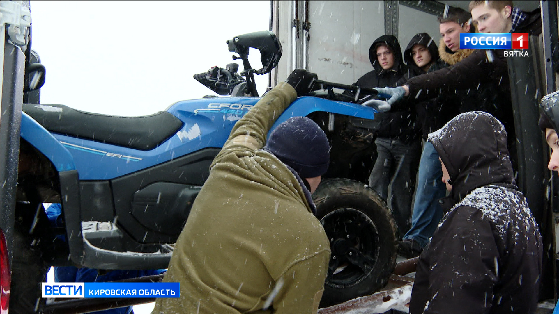 Из Кирова в зону СВО отправился новогодний гуманитарный конвой