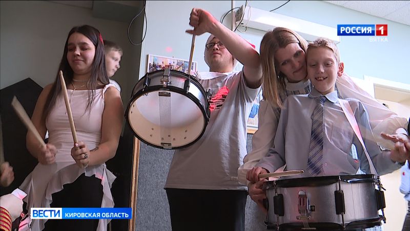 В центре «Дорогою добра» состоялась новогодняя благотворительная ярмарка