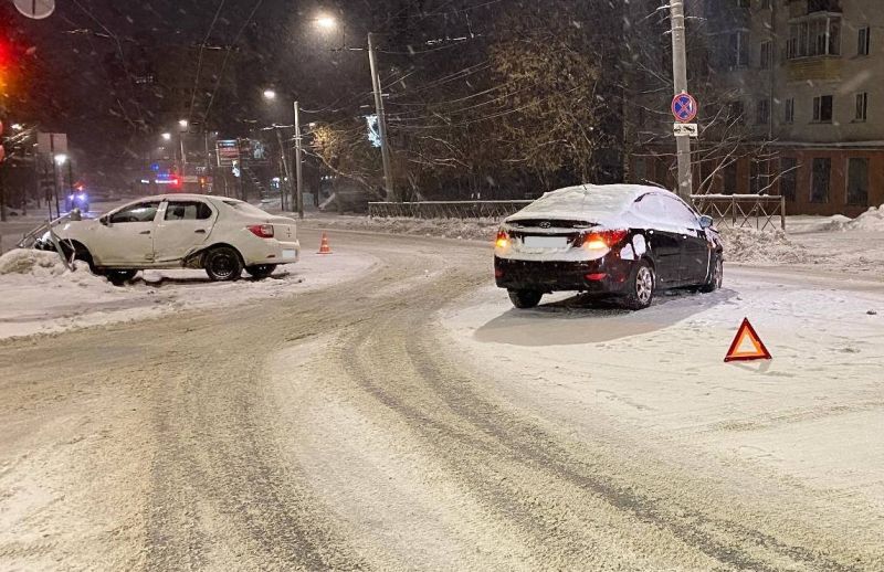 В Кирове 3 человека получили травмы в аварии на Владимирской