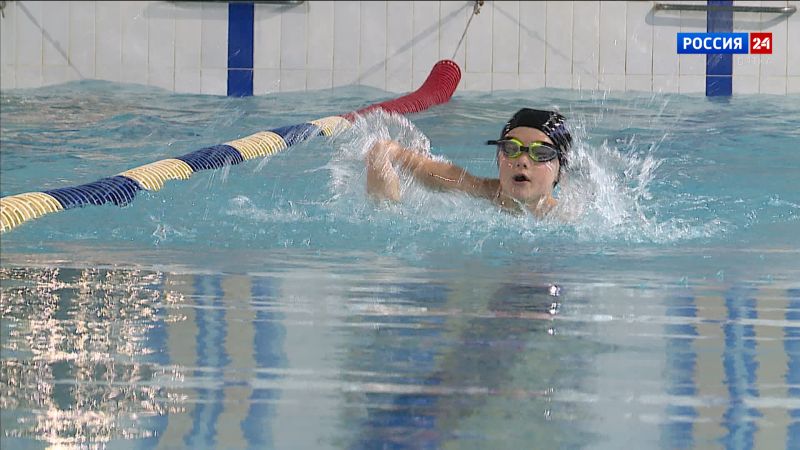 В бассейне «Коралл» прошли масштабные соревнования среди любителей