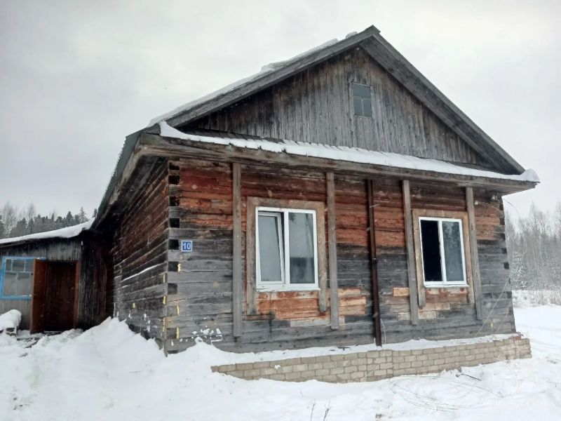 В Фалёнском районе случился пожар: молодой человек решил растопить печь бензином