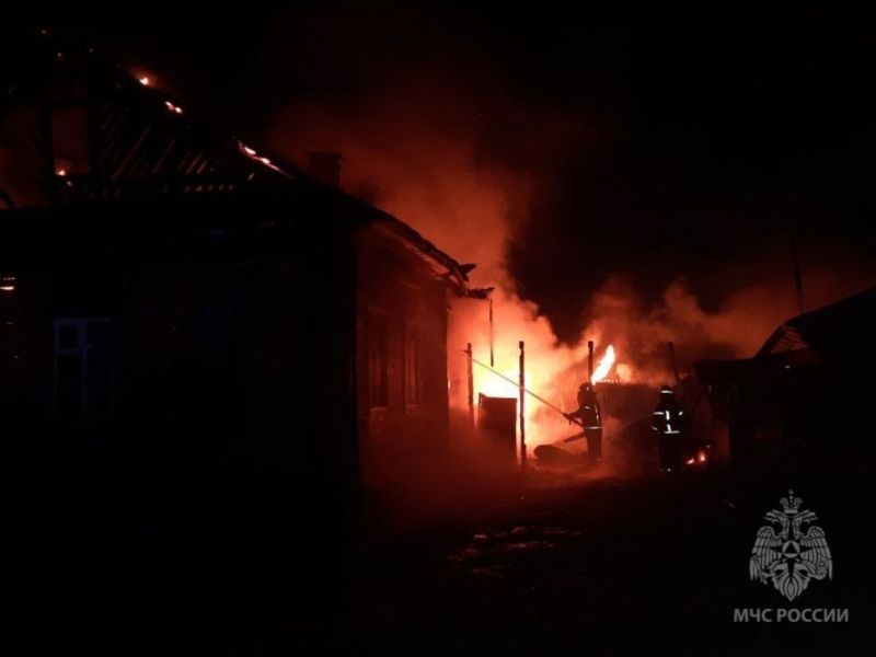 В Котельниче загорелся жилой дом