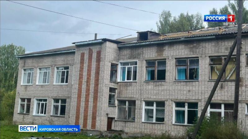 В Котельничском районе после вмешательства прокуратуры подрядчик завершил капремонт крыши школы