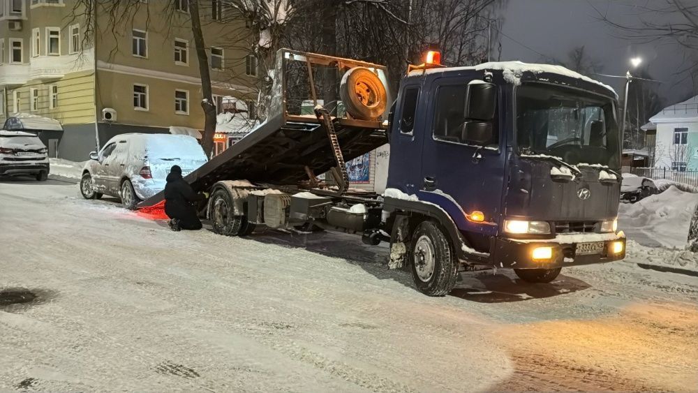 В Кирове начали перемещать машины, мешающие уборке снега