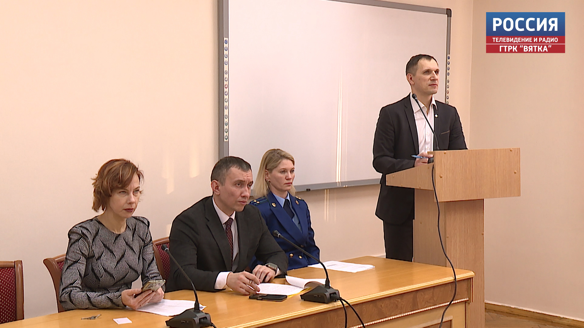 В Кирове прошла встреча с пострадавшими при строительстве индивидуального жилья