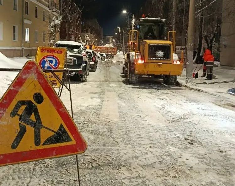 Из Кирова вывезли рекордный объем снега — почти 20 тысяч кубометров