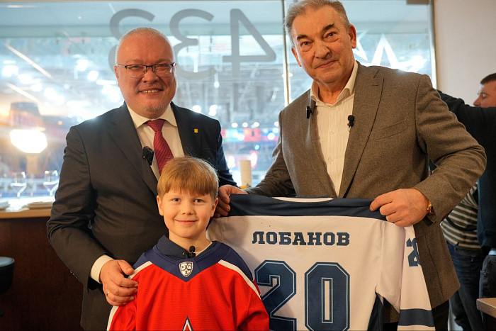 Юный кировчанин познакомился с Владиславом Третьяком