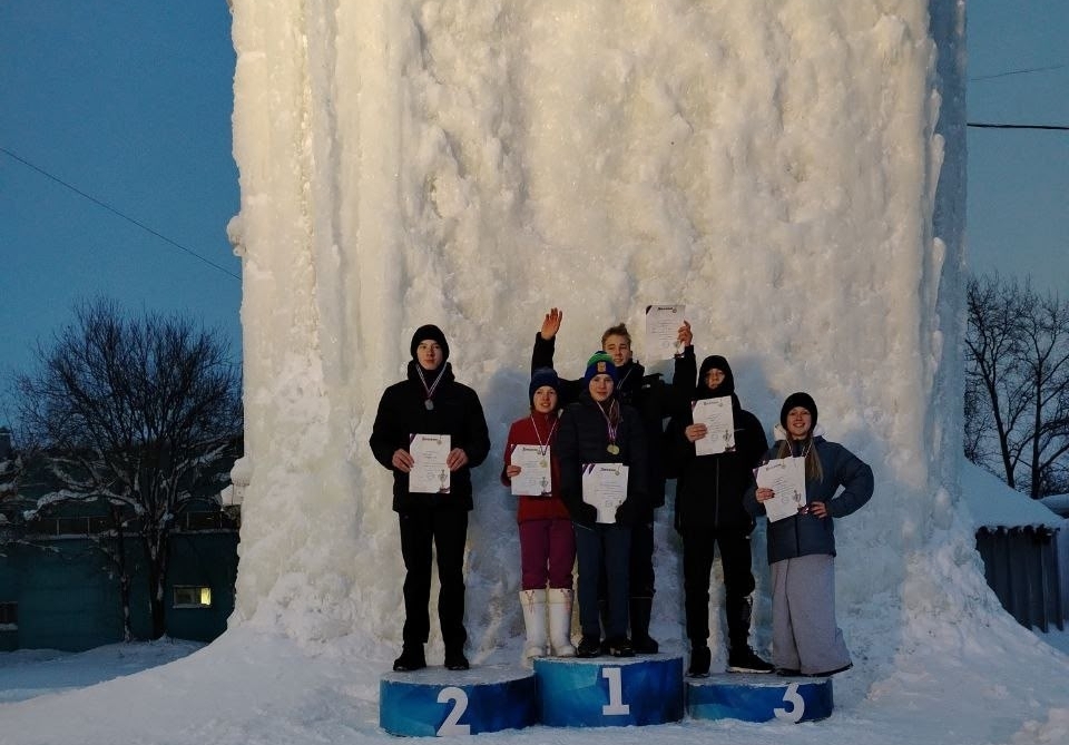 7 медалей завоевали ледолазы спортшколы № 3 на первенстве Кировской области