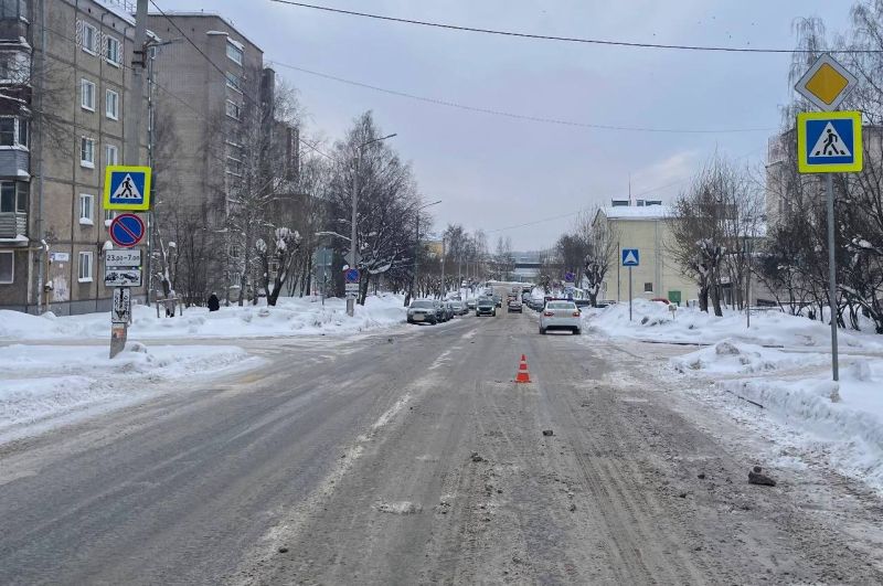 В Кирове под колеса иномарки попала школьница