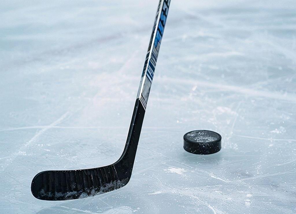 Кировские хоккеисты стали призерами окружных соревнований