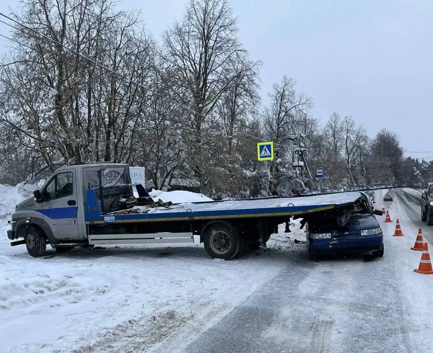 В Кирове в ДТП с эвакуатором пострадала женщина