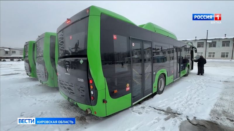 Новые зеленые автобусы вышли на маршруты № 21 и 54 в Кирове