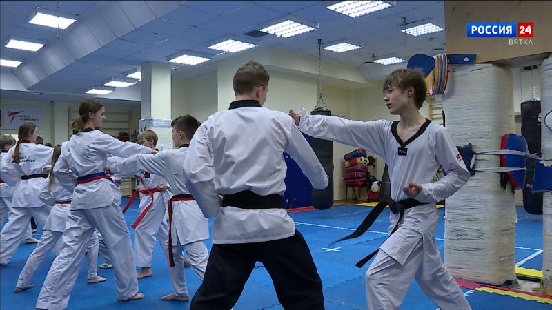 Кировские тхэквондисты успешно выступили на чемпионатах ПФО