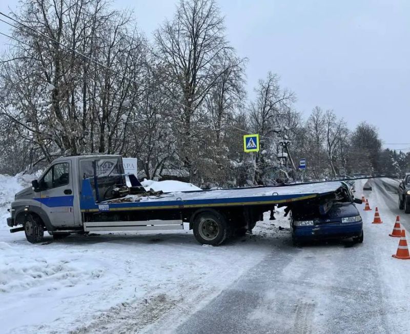 В Кирове в ДТП с эвакуатором пострадала женщина