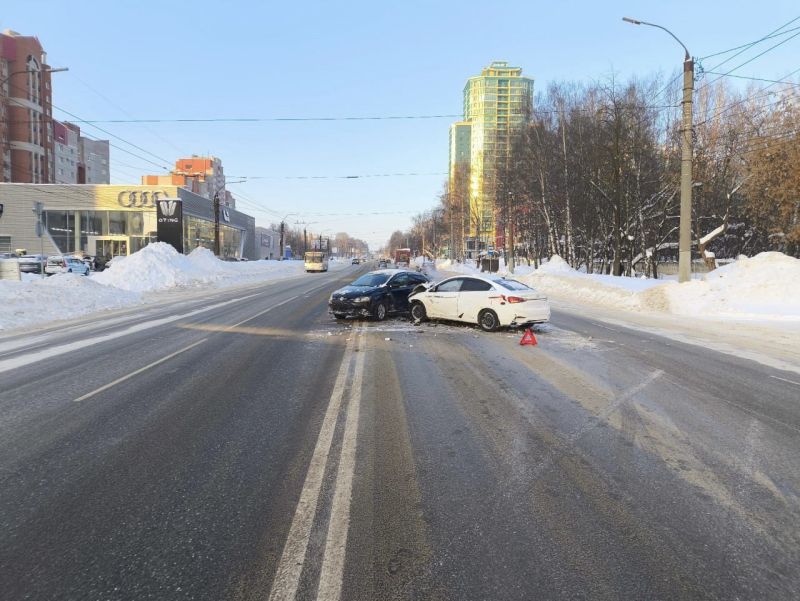 В Кирове 20-летняя пассажирка «Хендай Солярис» получила травмы в результате ДТП