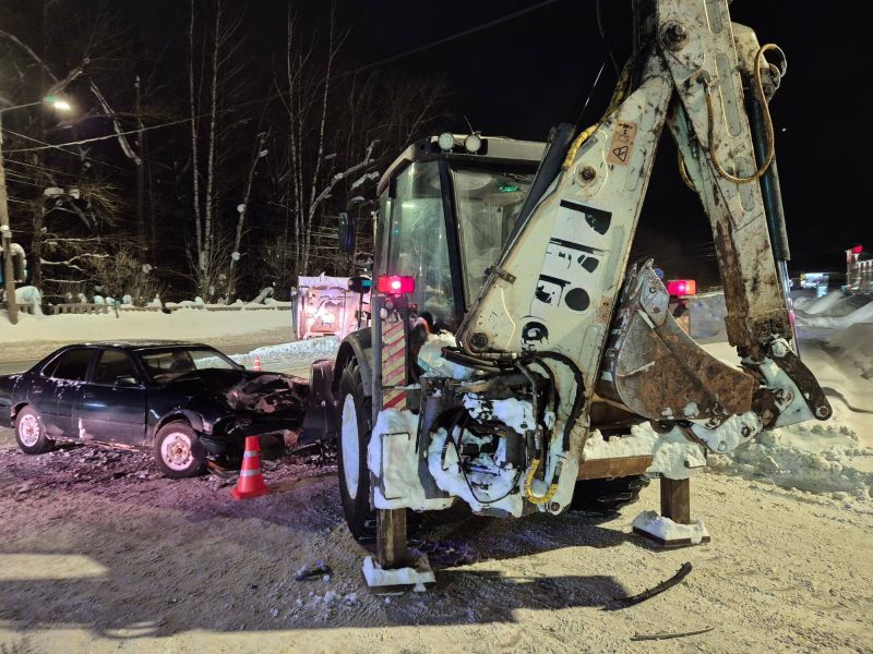 В Кирове произошло тройное ДТП с трактором