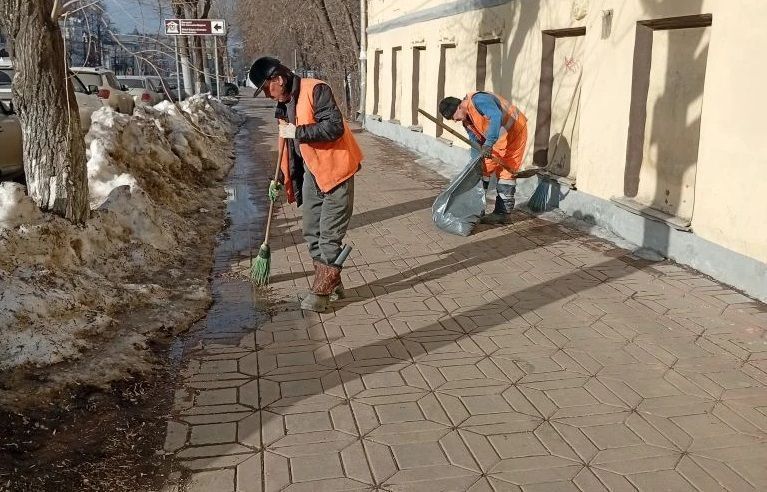 Прошлой ночью с улиц Кирова вывезли 38 куб. м мусора