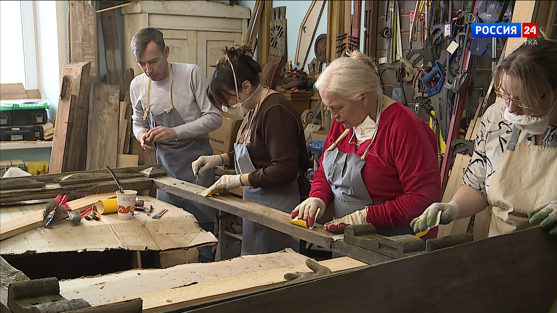 Шесть старинных наличников украсят парки и скверы Кирова