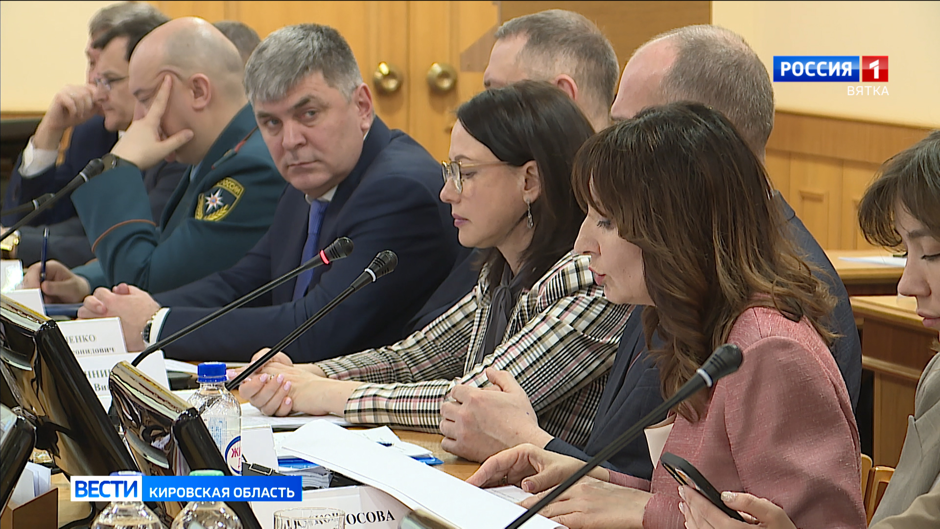 В правительстве Кировской области обсудили начало весенних полевых работ и планы по капремонту школ