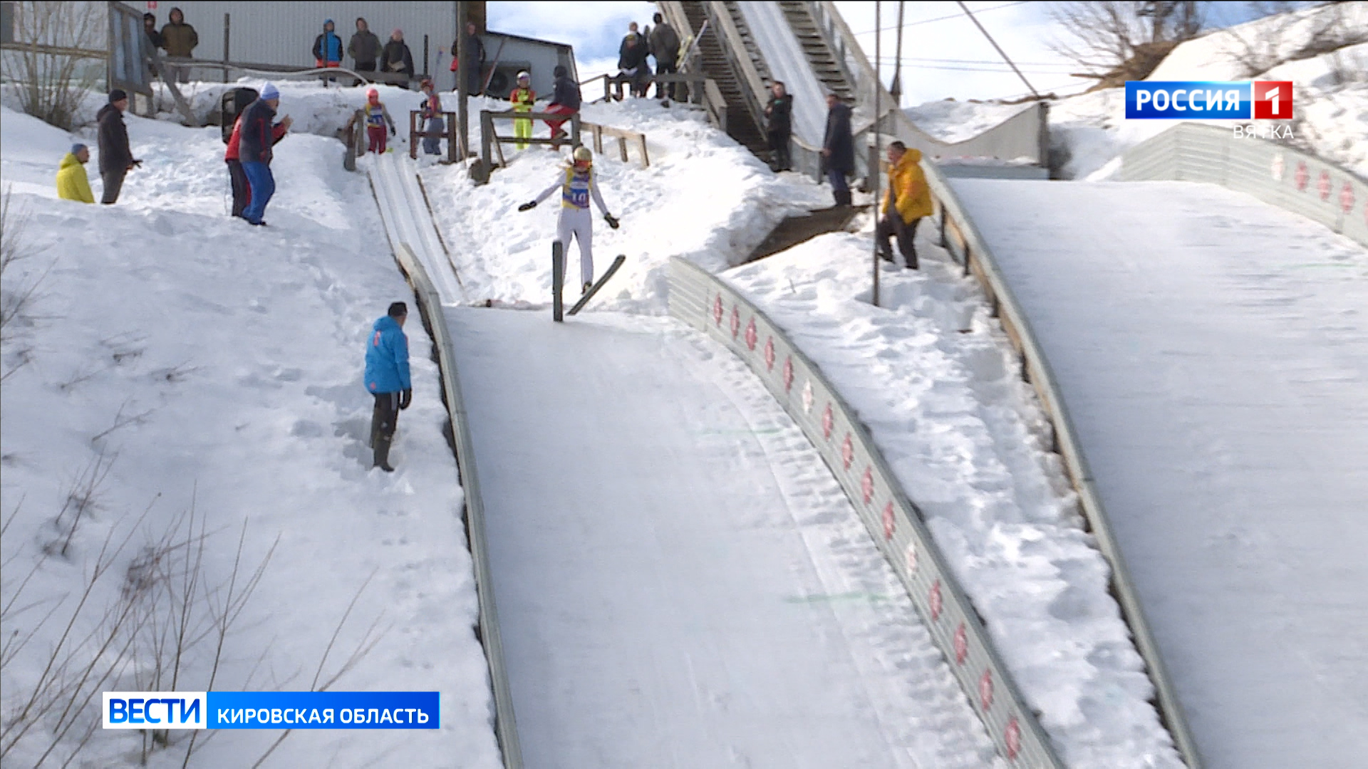 Кировские прыгуны с трамплина завершили сезон «Вятским турне»