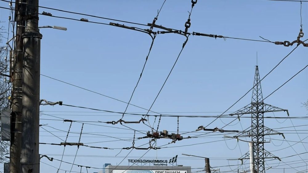 В Кирове проводят сезонную вытяжку троллейбусных проводов