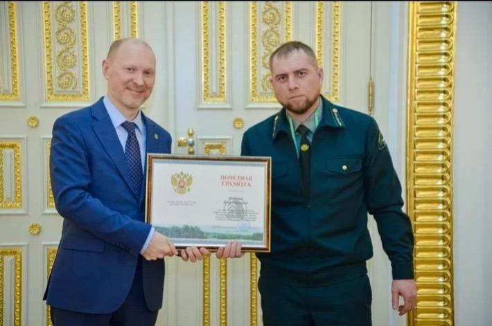 Лесничего Даровского лесничества наградили ведомственной награды Рослесхоза