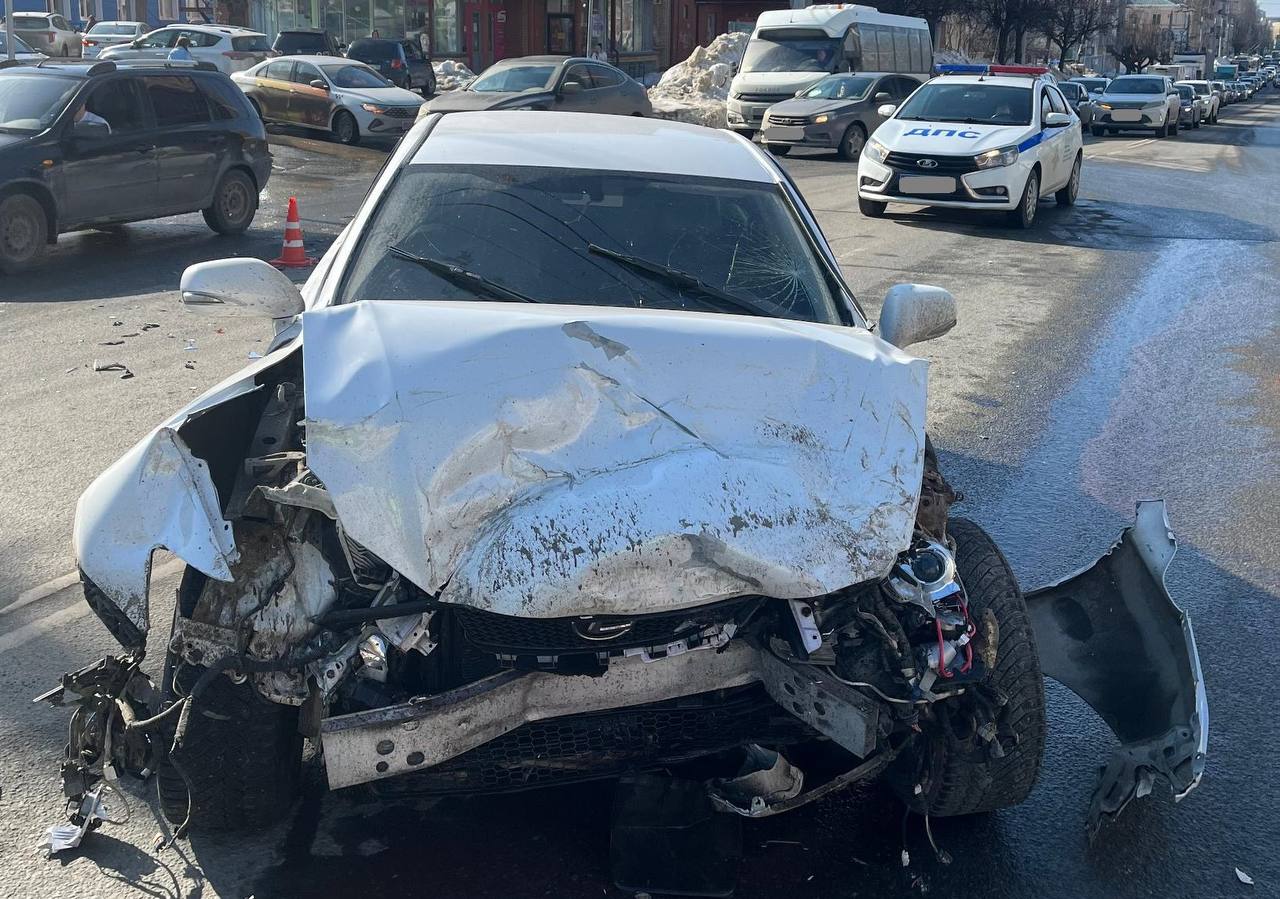 Две пенсионерки пострадали в среду в ДТП в Кирове