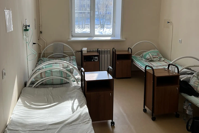 Палаты терапевтического отделения обновили в Кировской городской больнице №5