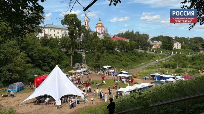 Все лето в овраге Засора под открытым небом будут проходить «Музыкальные вечера на Вятке»