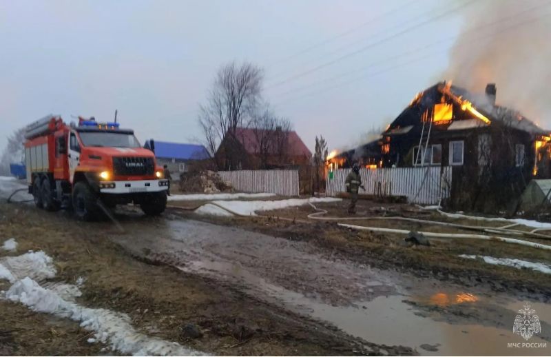 В Кировской области из-за нарушения правил безопасности при использовании печи сгорели два садовых домика