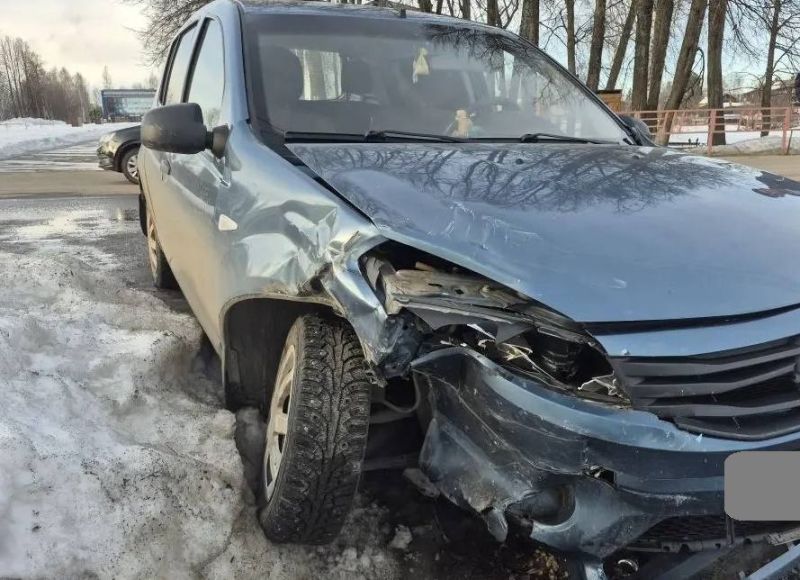 В Шабалинском районе в результате столкновения автомобилей пострадал пешеход