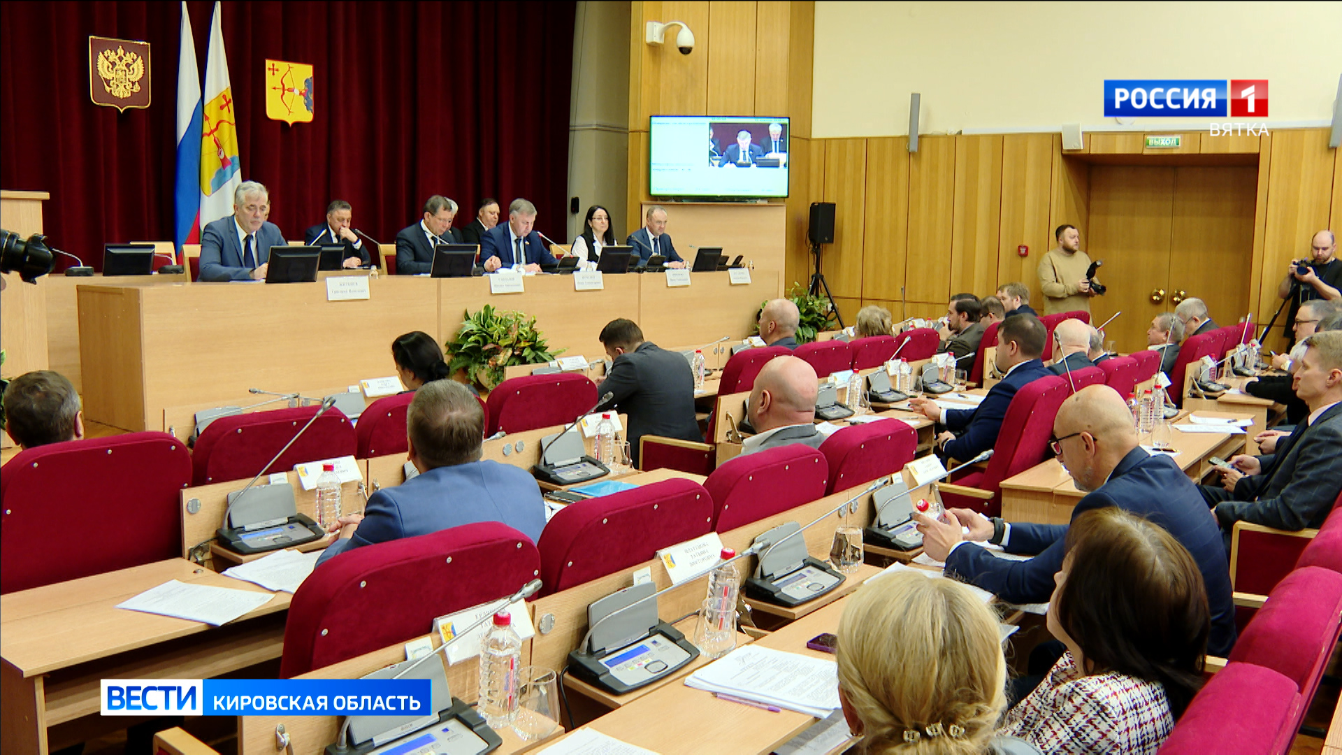 Депутаты ЗакСобрания заслушали отчёт Михаила Сандалова об итогах работы правительства Кировской области за 2025 год
