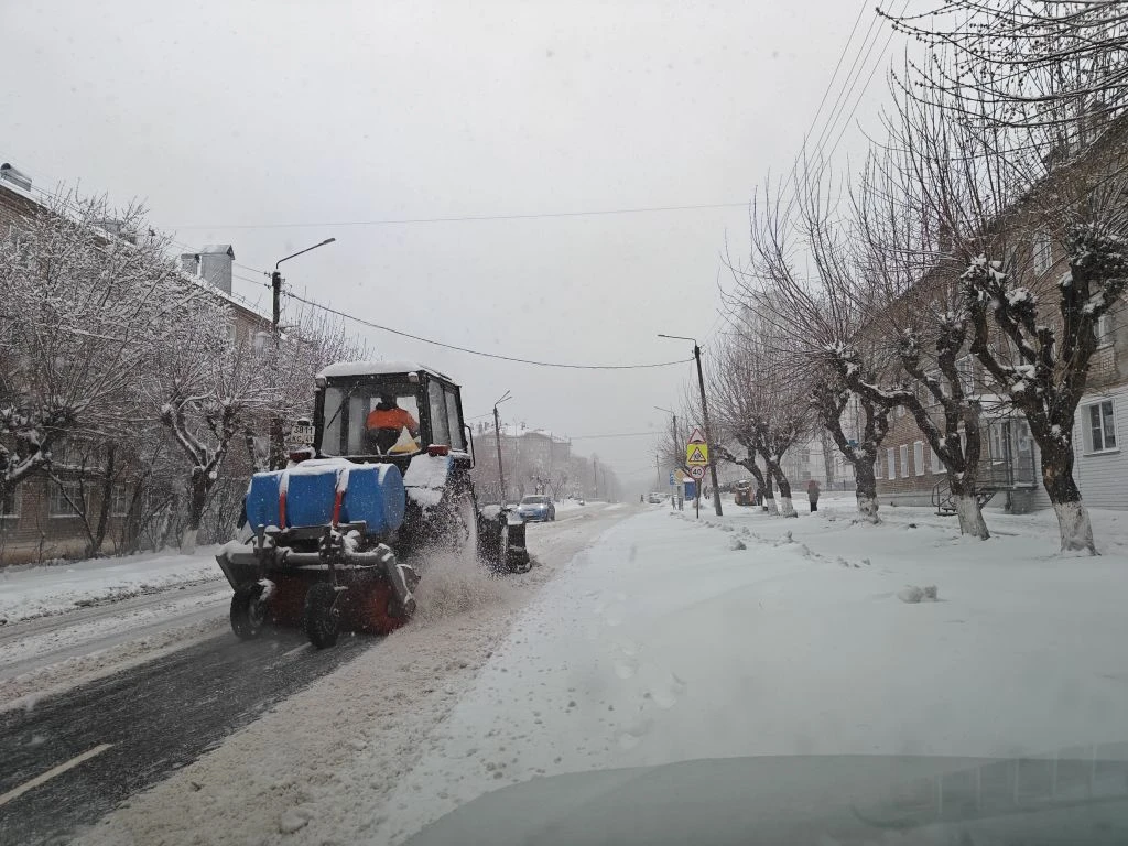В Кирове подрядчики для содержания улиц в снегопады используют все ресурсы