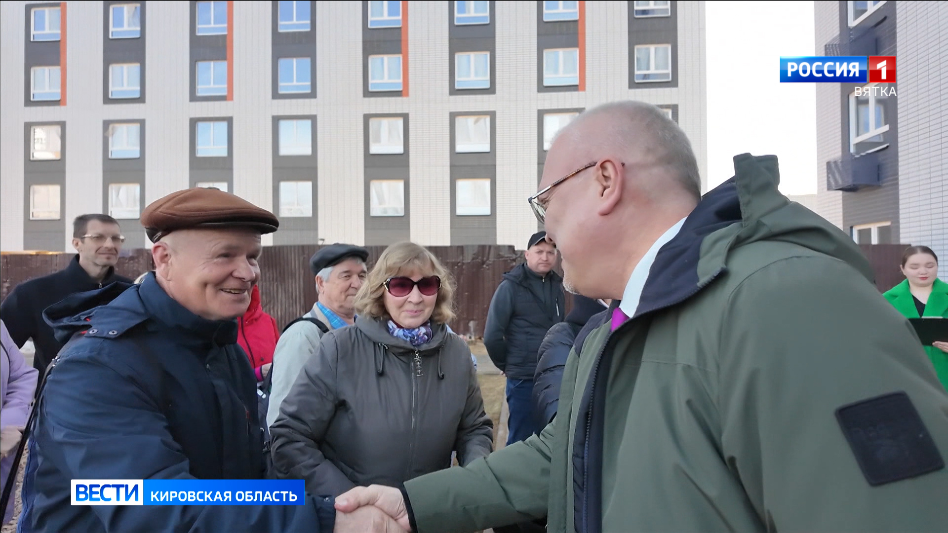 В Кирове вручили ключи от квартир переселенцам из ветхого и аварийного жилья