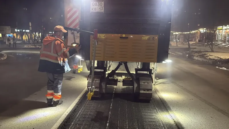 В Кирове после снегопадов возобновился ремонт дорог