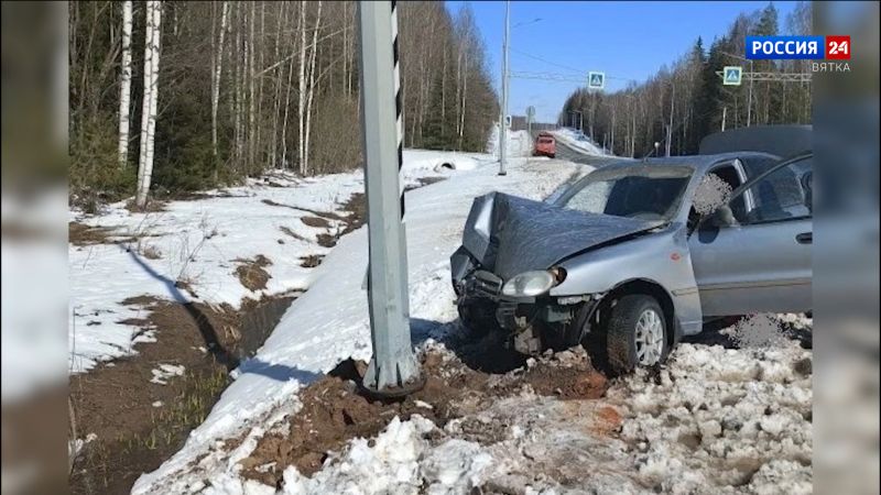 В Юрьянском районе водитель совершил наезд на опору ЛЭП