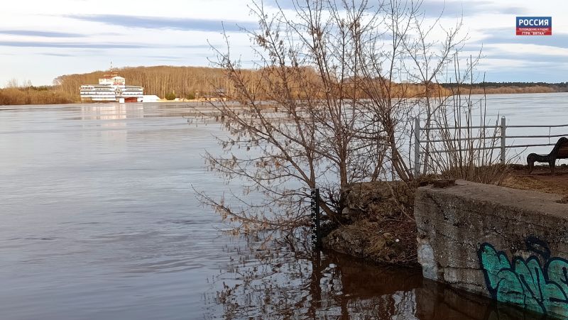 106 придомовых территорий остаются подтопленными в Кировской области