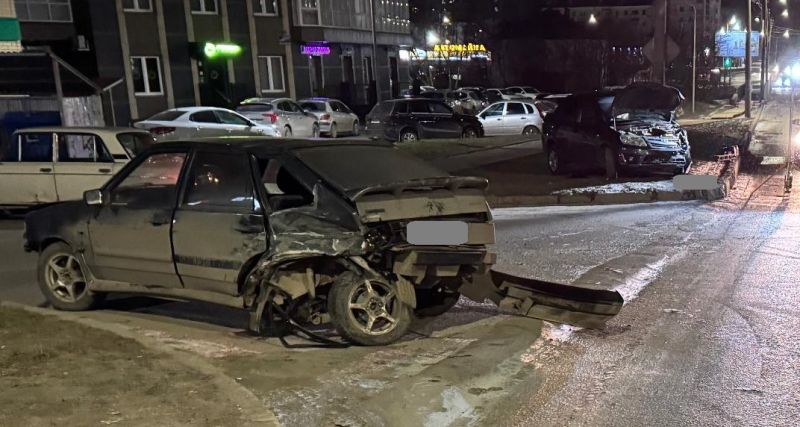 В Кирове разыскивают водителя, который скрылся после ДТП: есть пострадавший
