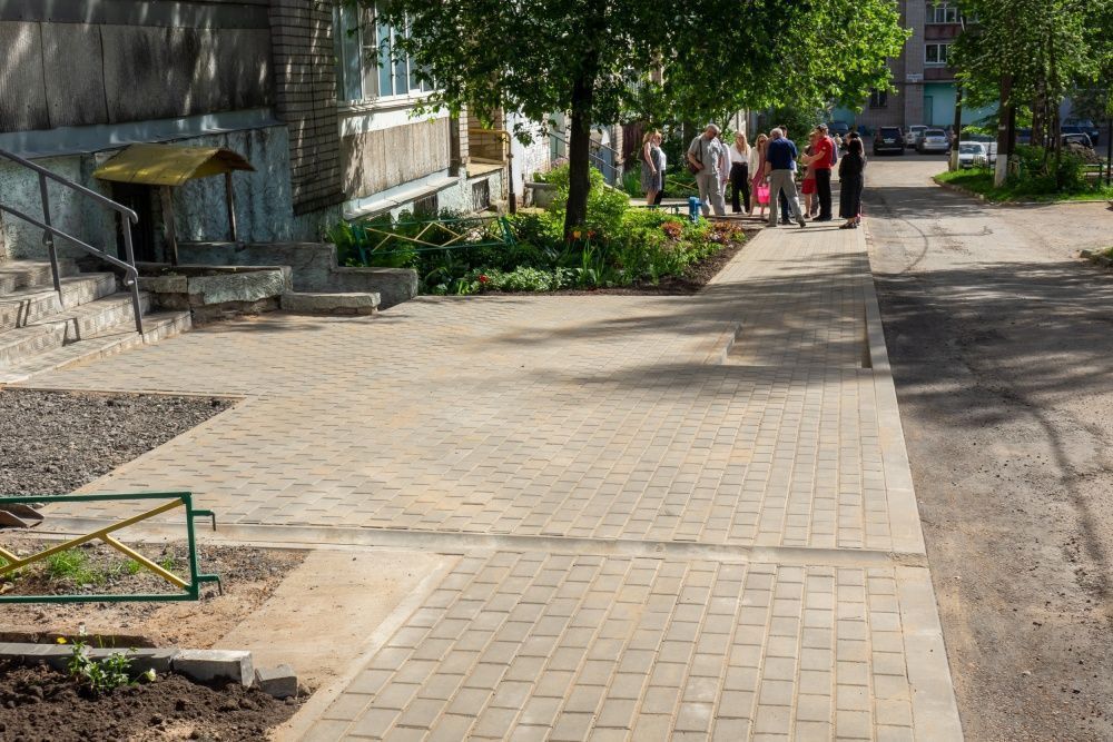 В Кирове началась приемка первых благоустроенных в этом сезоне дворов