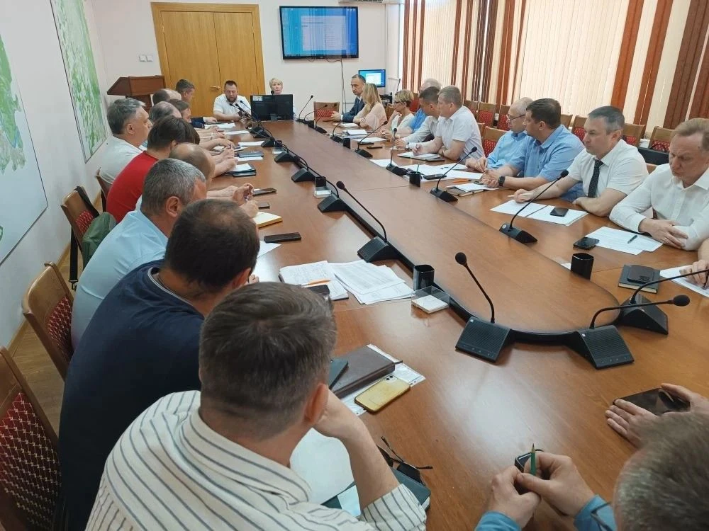 Вячеслав Симаков призвал подрядчиков в кратчайшие сроки навести порядок в Кирове