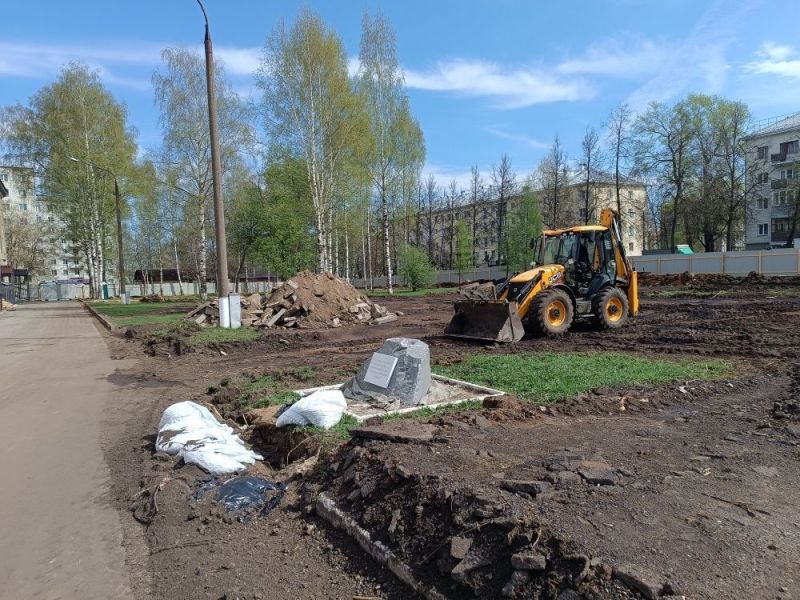 Территорию вокруг Аллеи Славы у ОДНТ в Кирове приведут в порядок