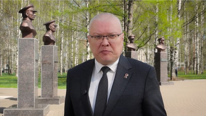 Губернатор Кировской области поздравляет жителей региона с Днём Победы