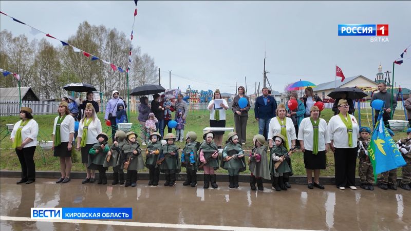 Воспитанники детского сада села Среднеивкино приняли участие в параде Победы