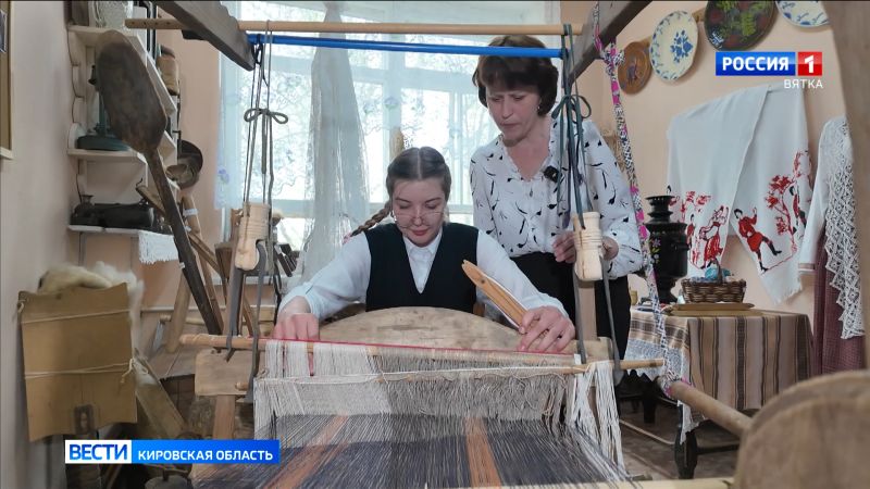 Школьники из Унинского муниципального округа изучают народные ремесла на практике