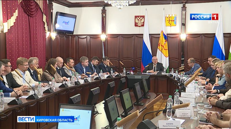 Александр Соколов и депутат Андрей Березин встретились с кировскими предпринимателями