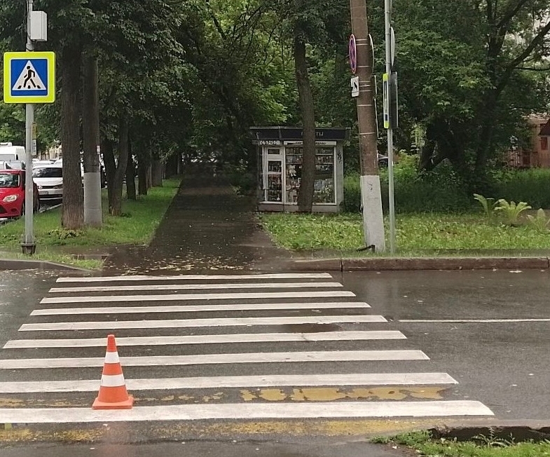 В Кирове разыскивают водителя, сбившего женщину на пешеходном переходе