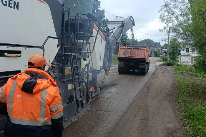 Улицу Пригородную, одну из старейших в Нолинске, приводят в порядок