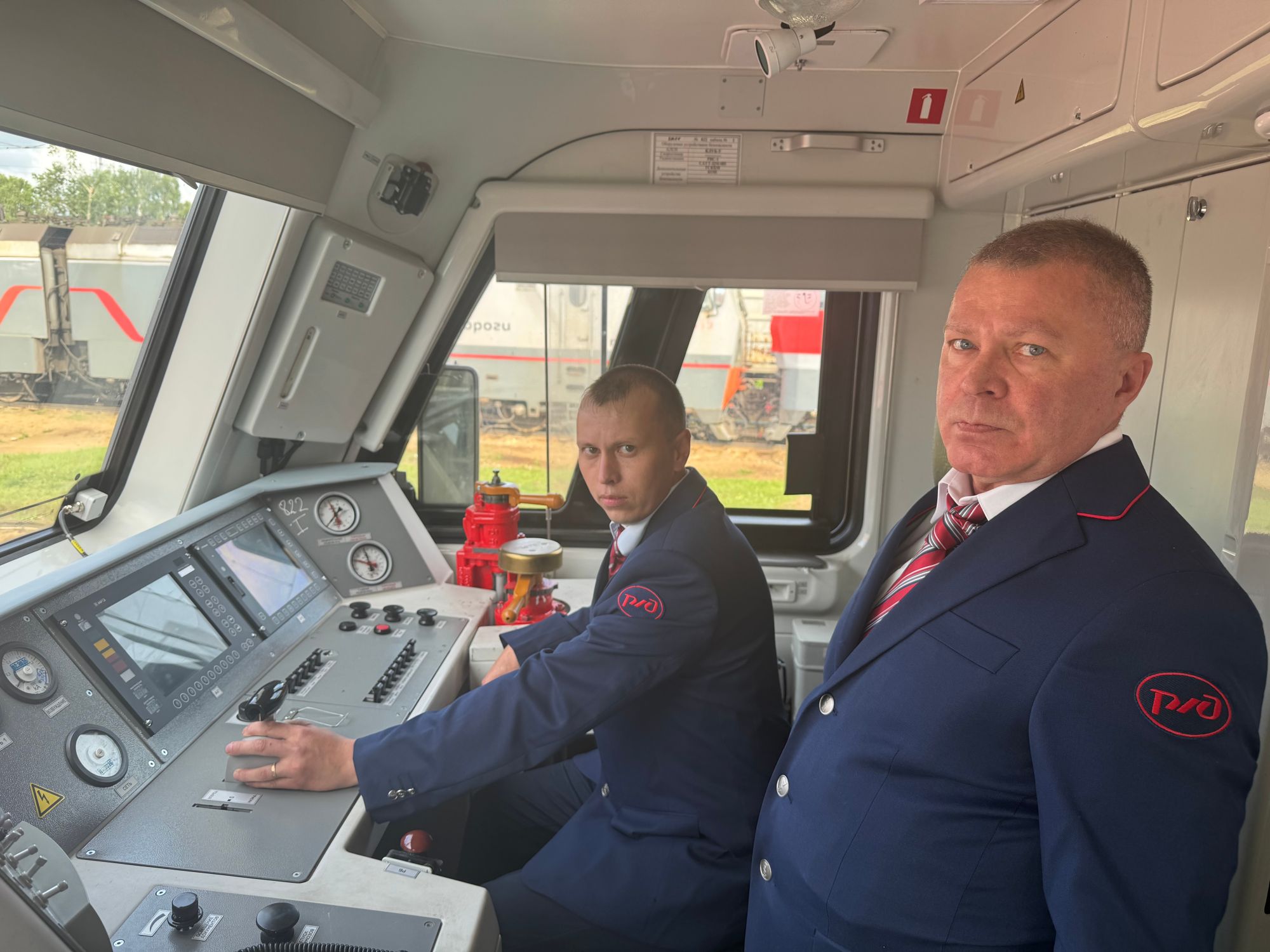 В Кировской области железнодорожники спасли ребенка